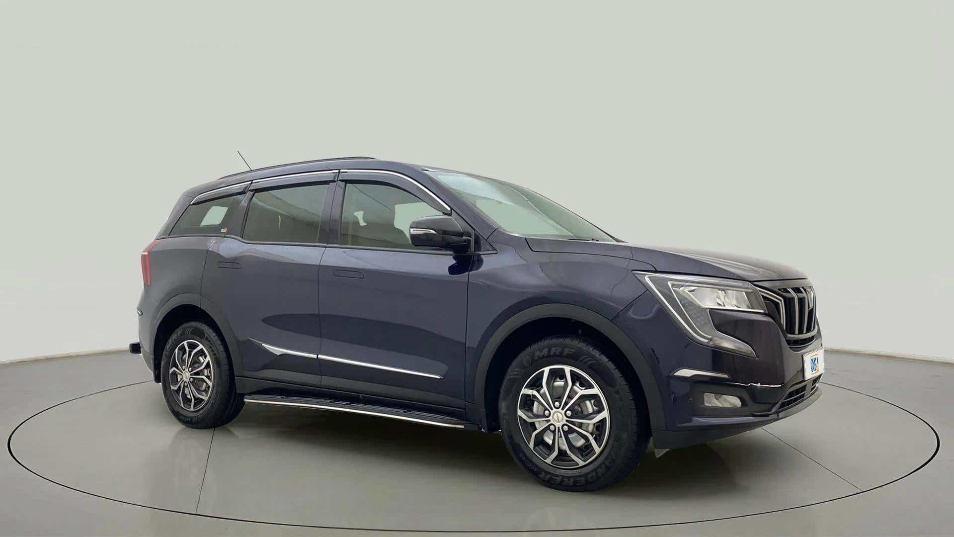 Side view of a Mahindra XUV700