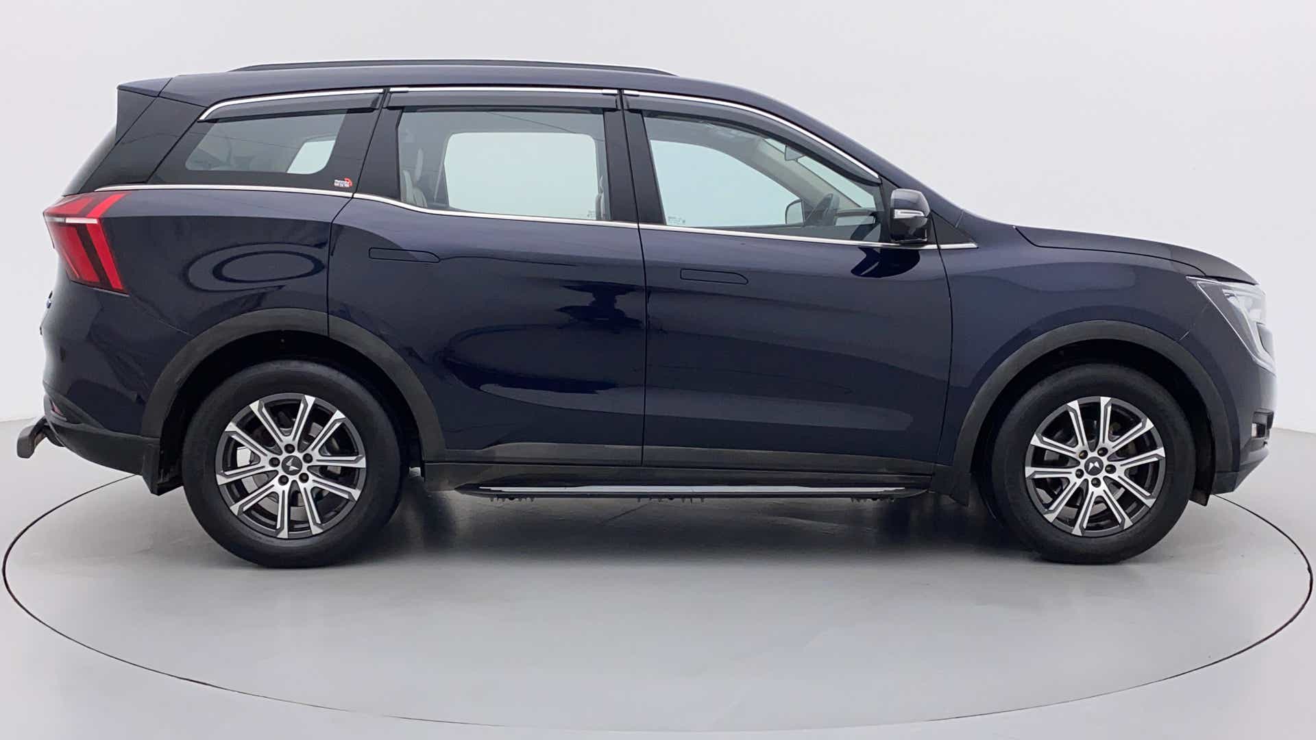 Side view of a Mahindra XUV700