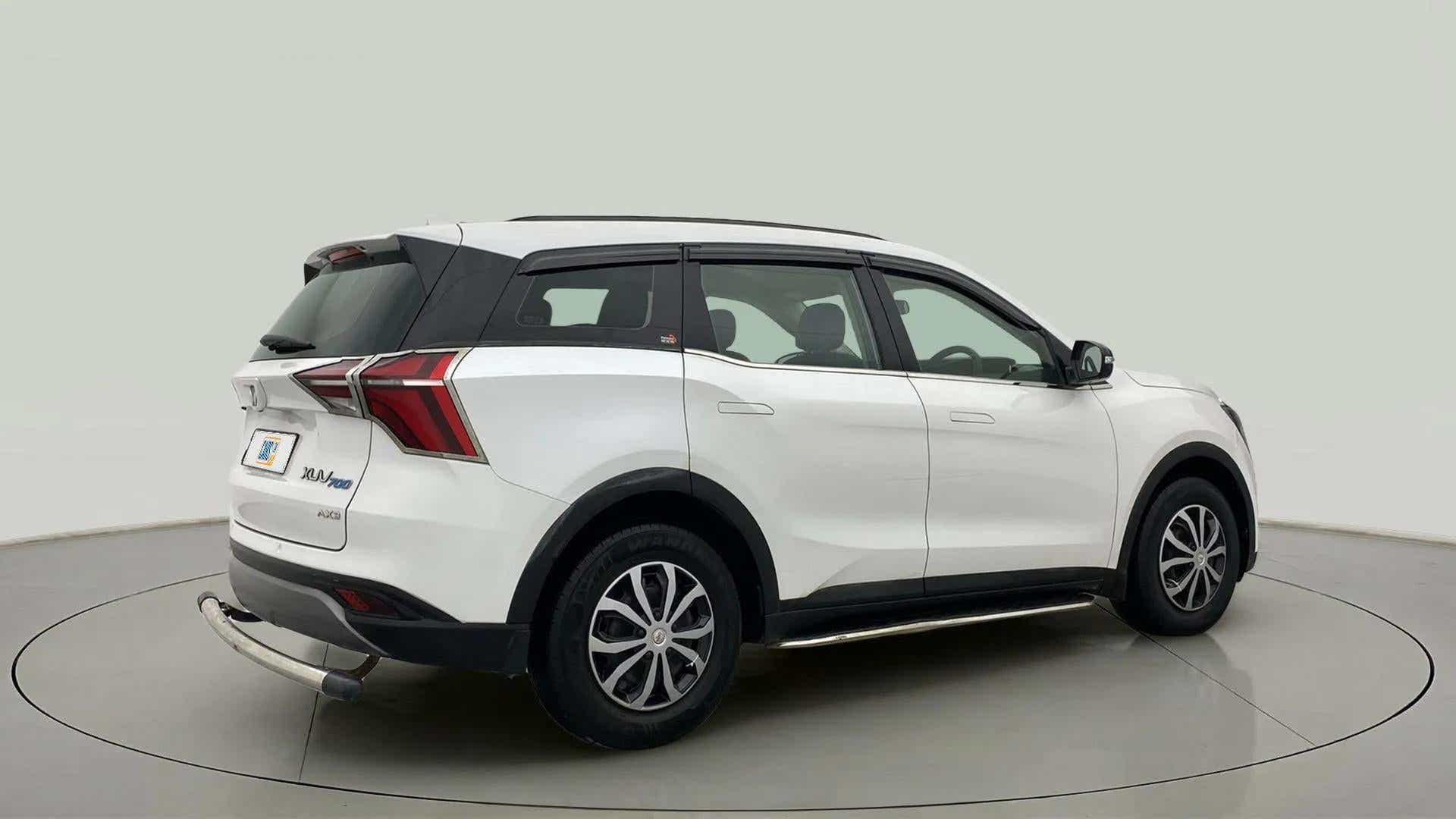 Rear three-quarter view of a Mahindra XUV700