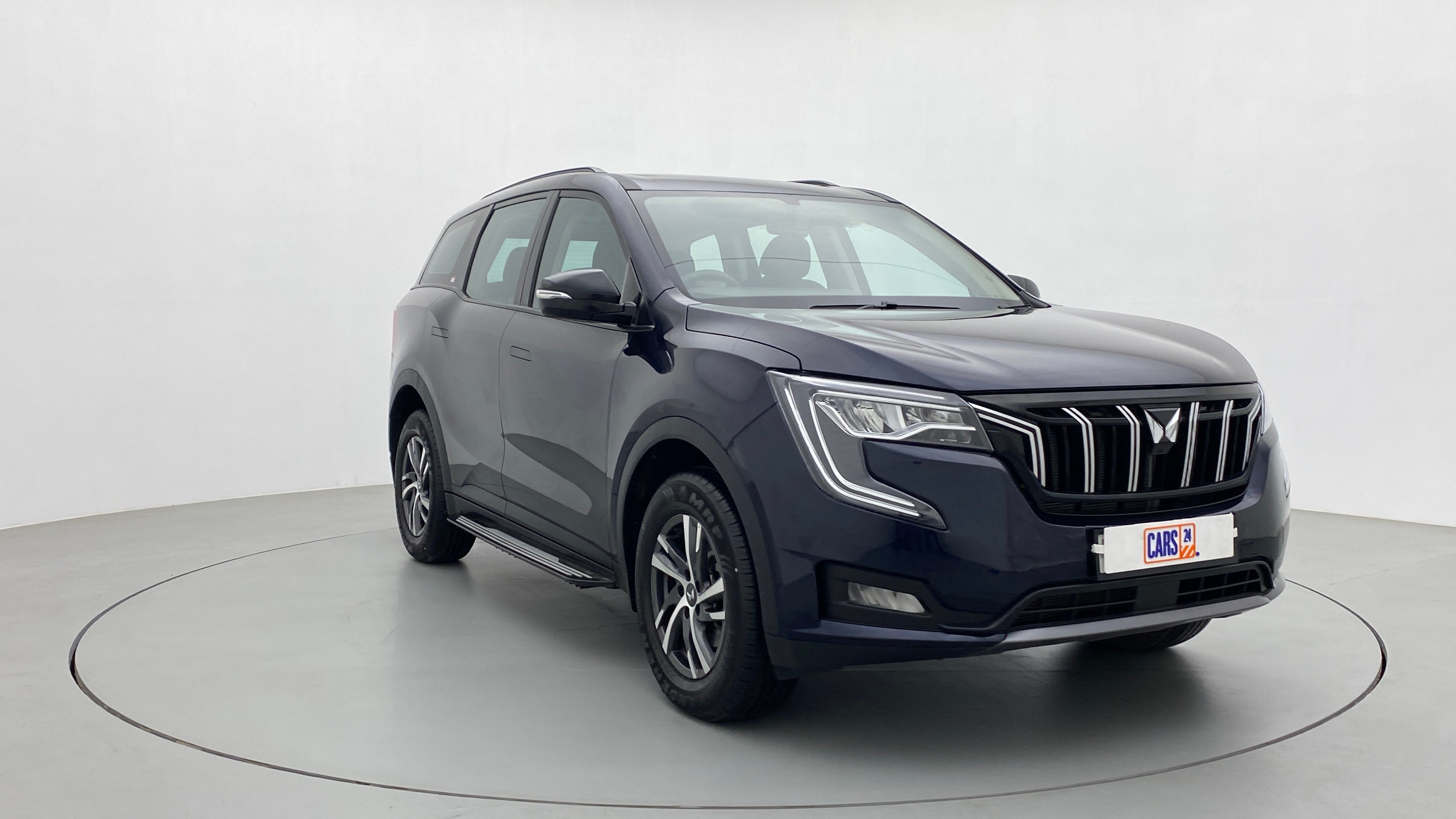 Front three-quarter view of a Mahindra XUV700