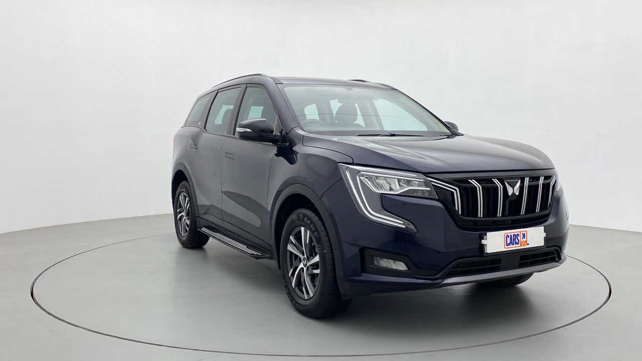 Front three-quarter view of a Mahindra XUV700