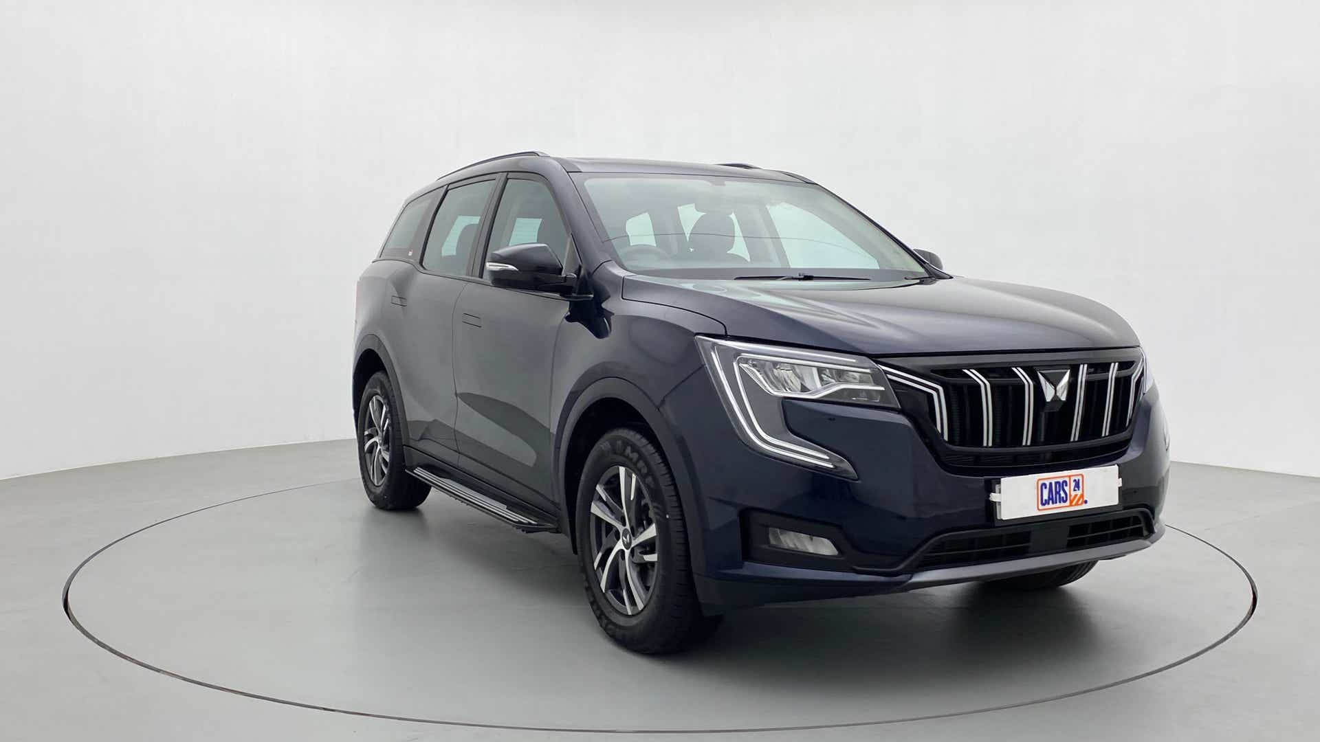 Front three-quarter view of a Mahindra XUV700