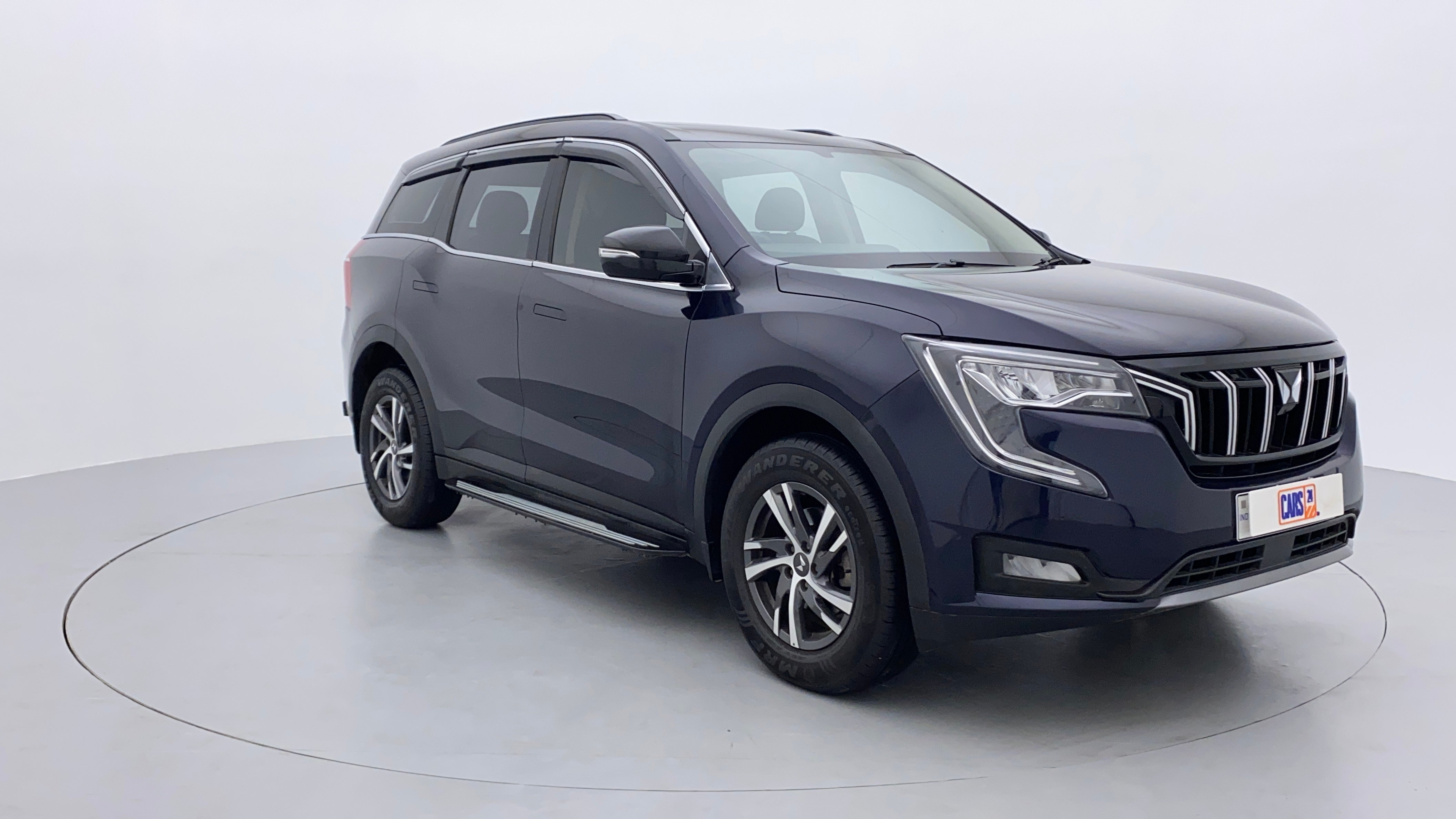 Front three quarter view of a Mahindra XUV700