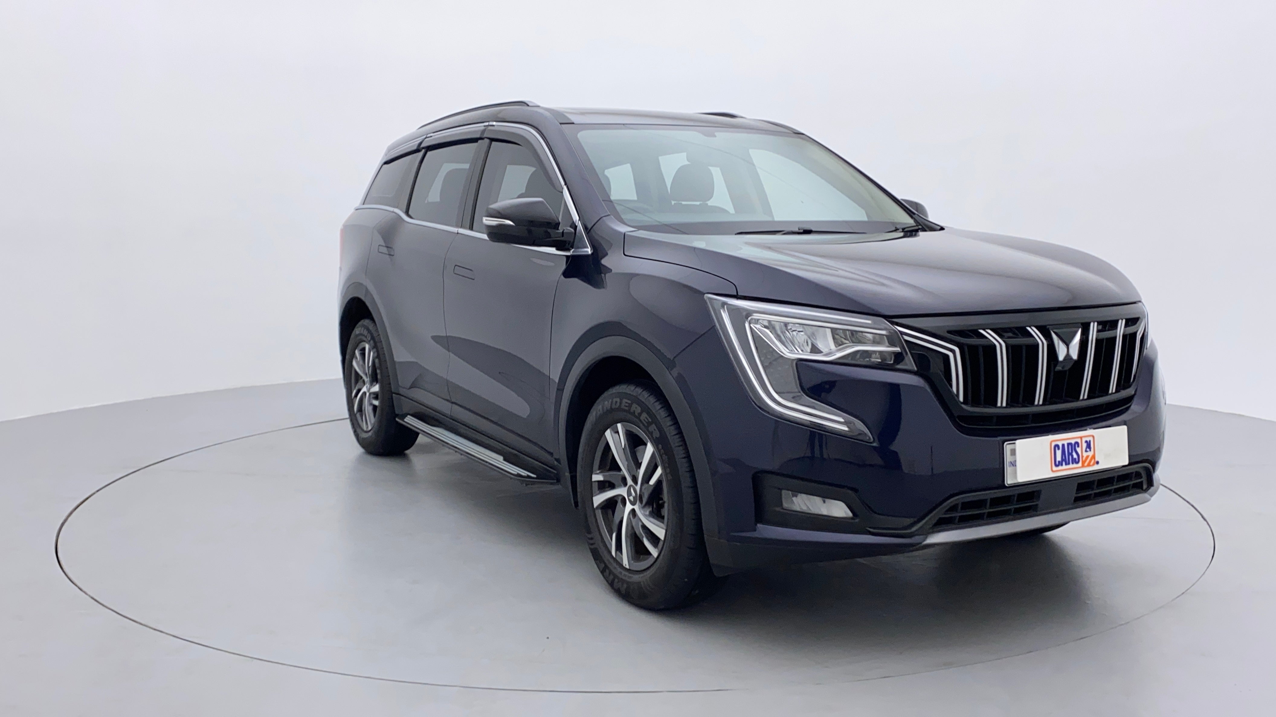 Front three-quarter of a Mahindra XUV700