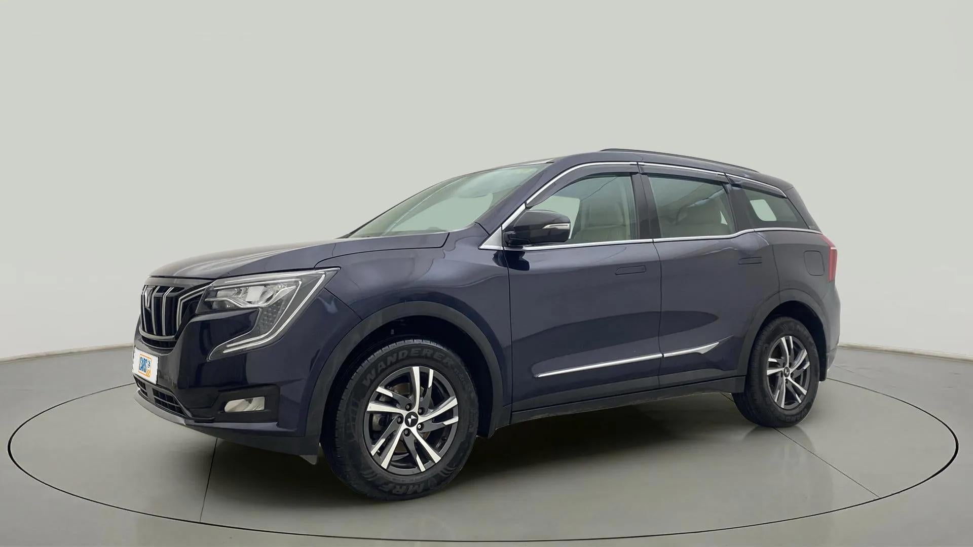 Front three-quarter view of a Mahindra XUV700