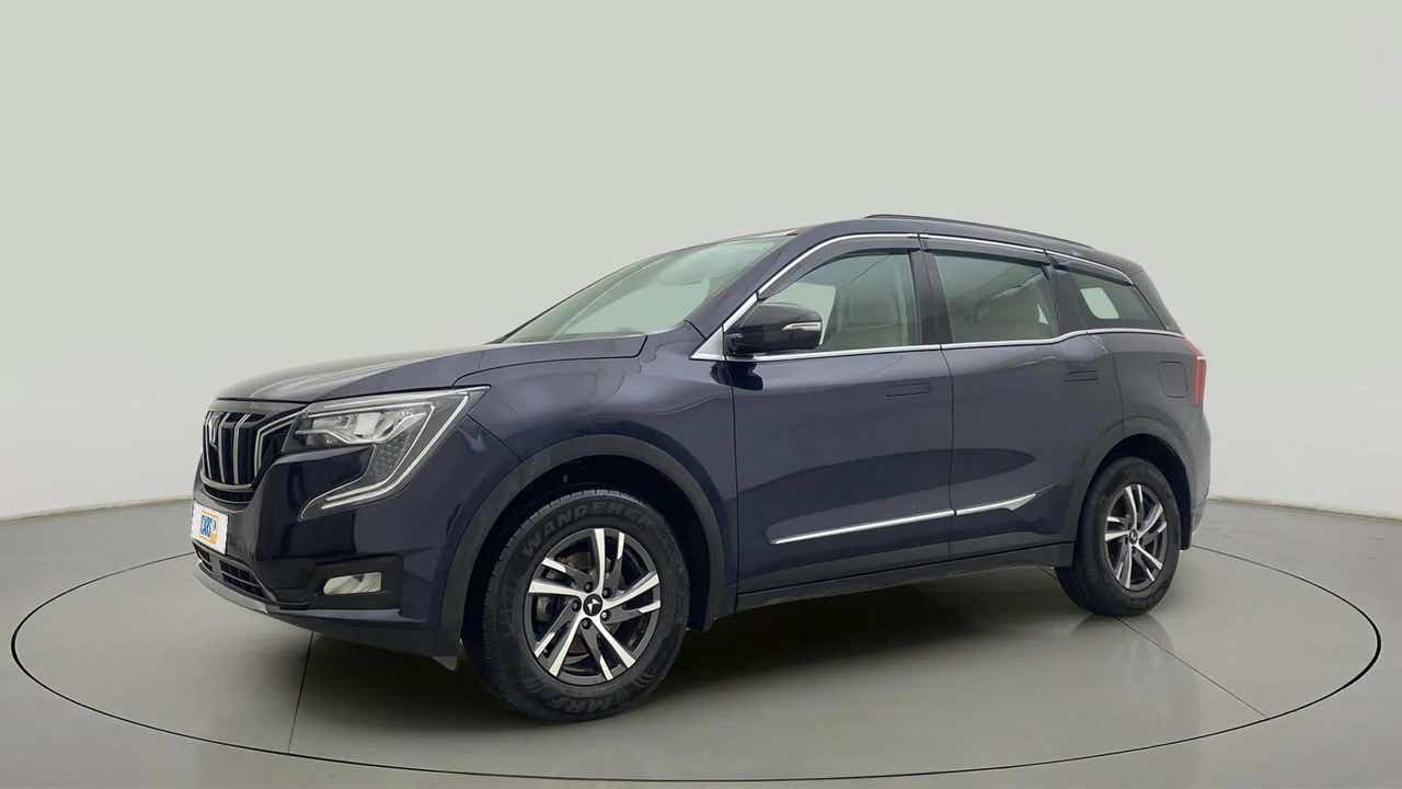 Front three-quarter view of a Mahindra XUV700