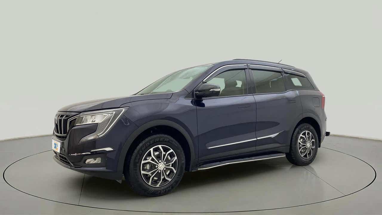 Front three-quarter view of a Mahindra XUV700