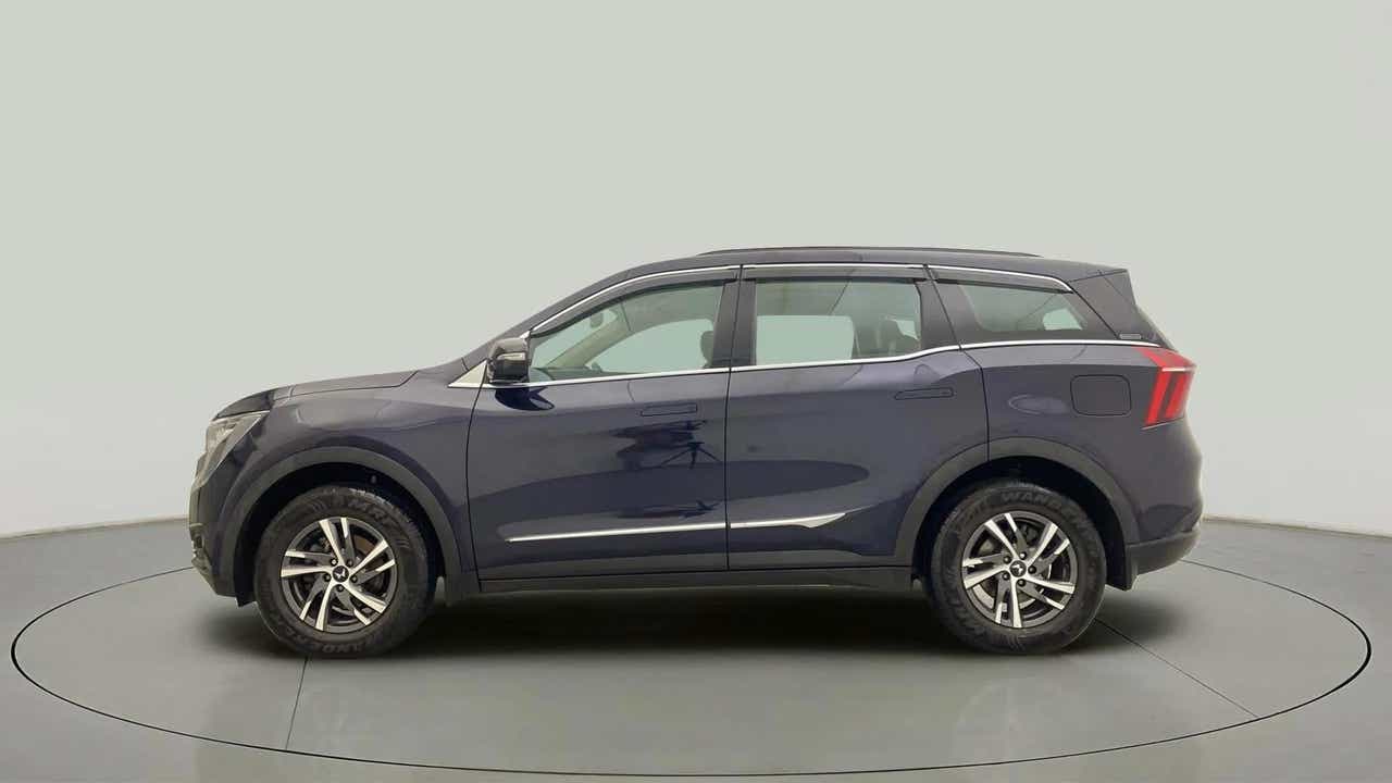 Side view of a Mahindra XUV700