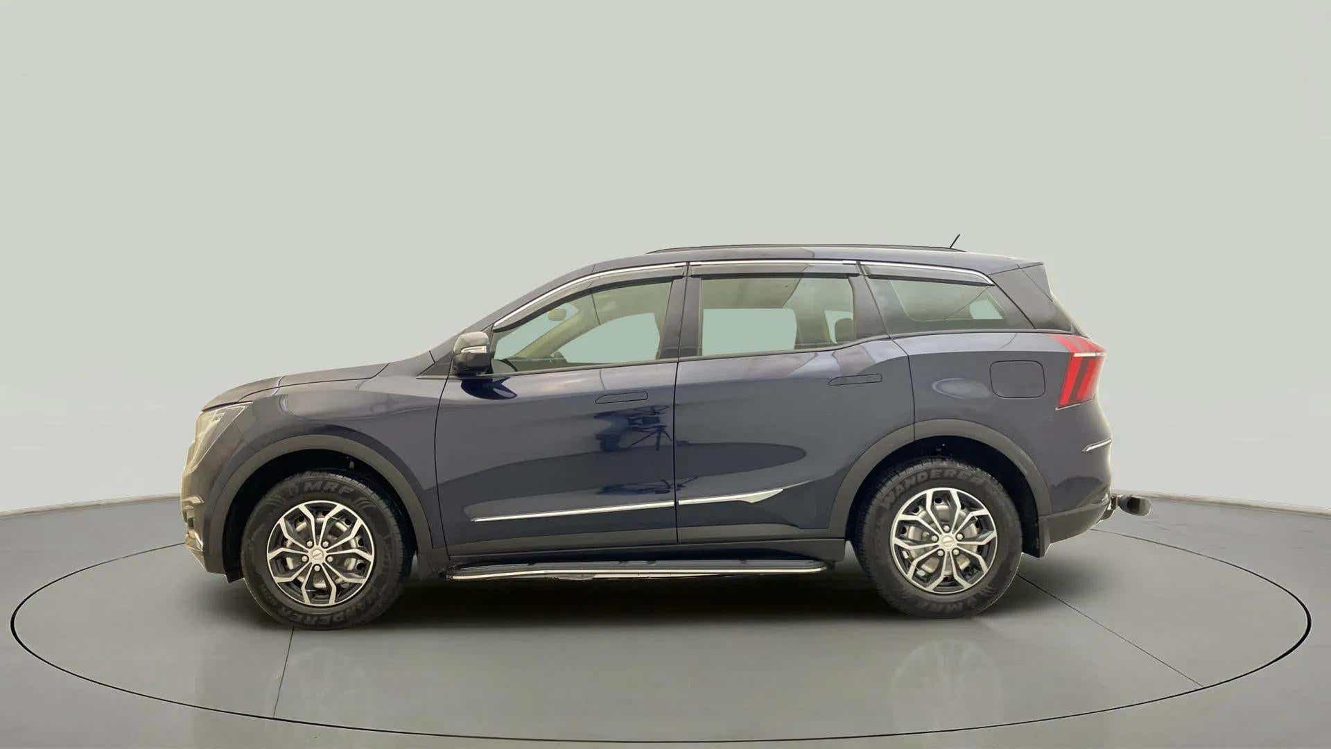 Side view of a Mahindra XUV700