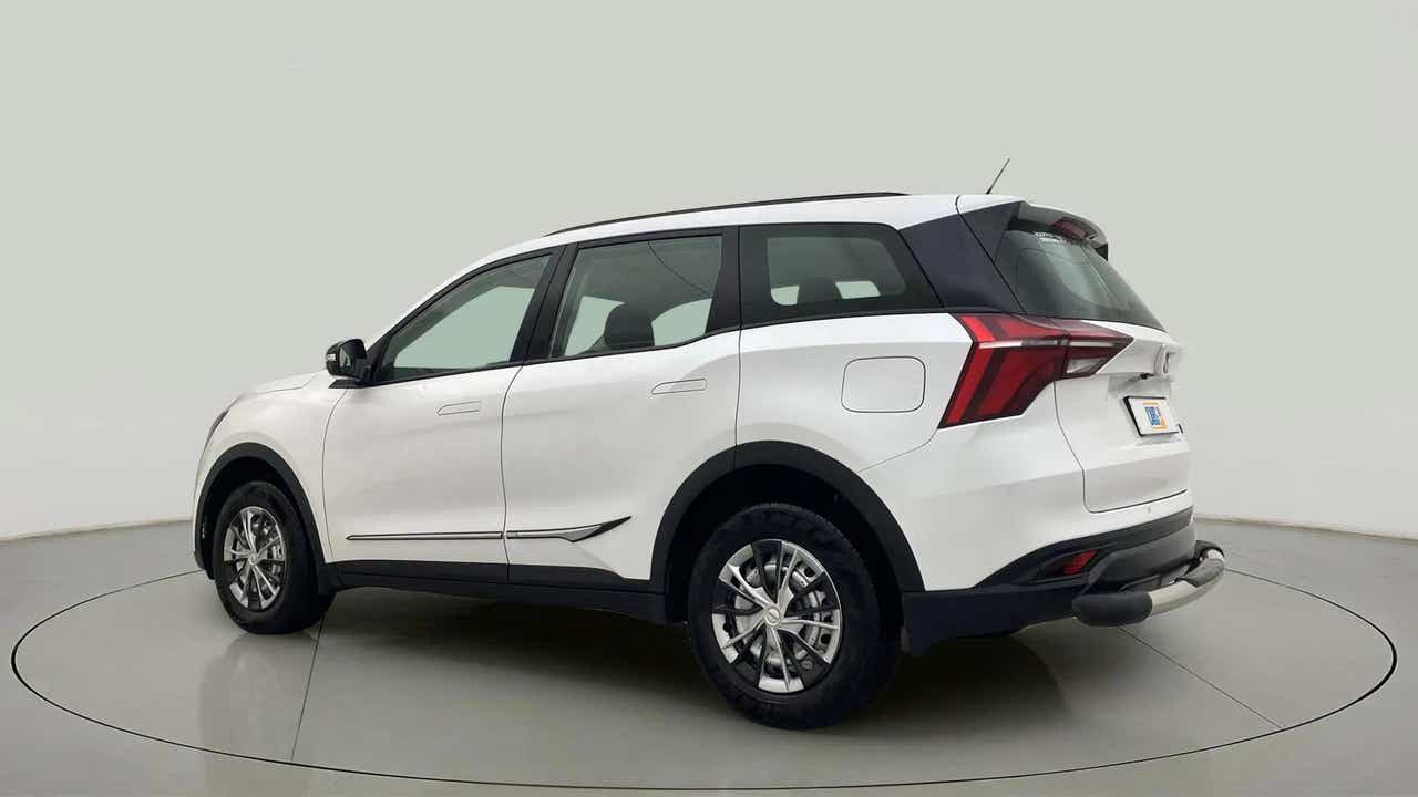 Rear three-quarter view of a Everest White Mahindra XUV700