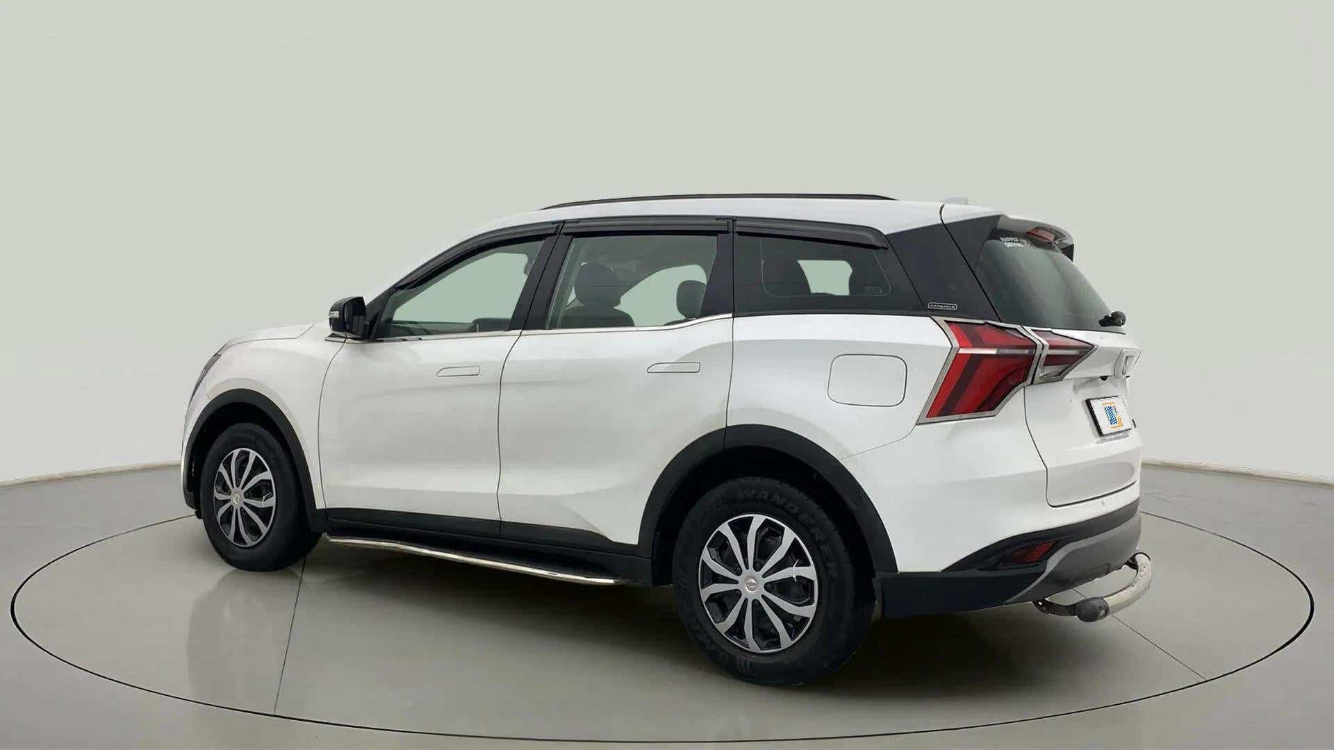 Rear three-quarter of a Mahindra XUV700