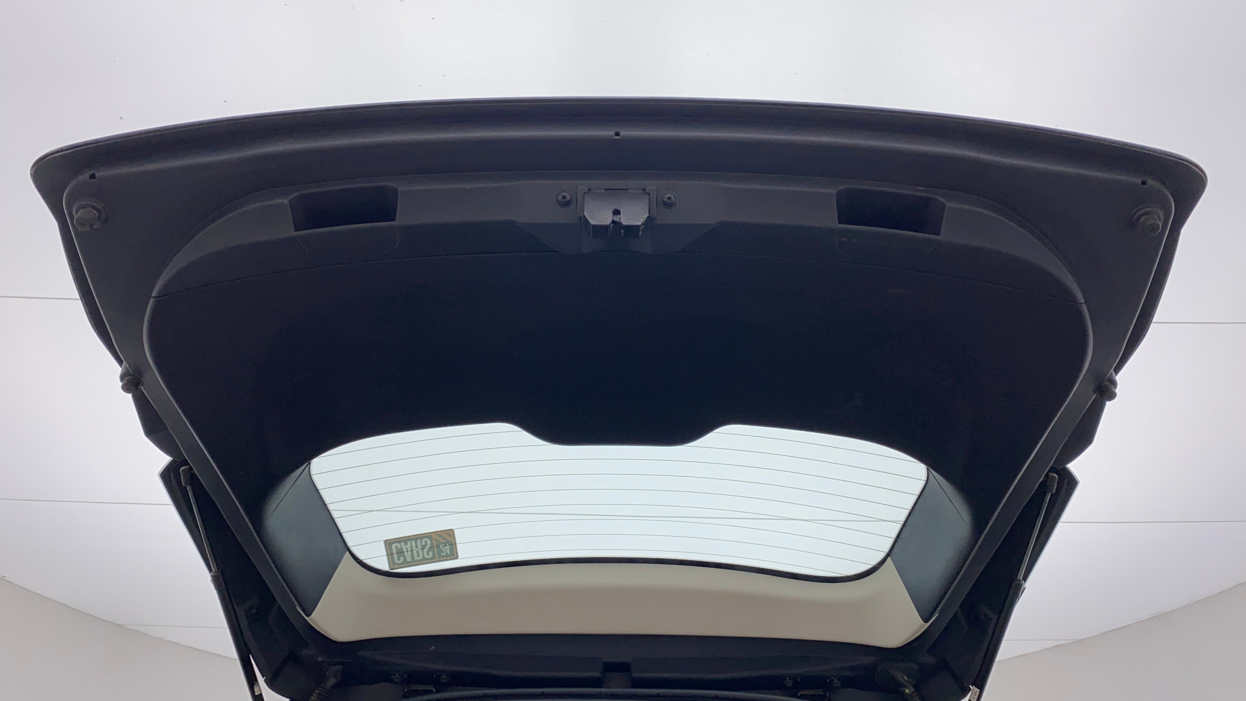 Open tailgate view of a Mahindra XUV700