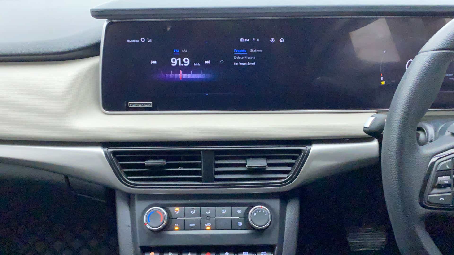 Dashboard and infotainment display of a Mahindra XUV700