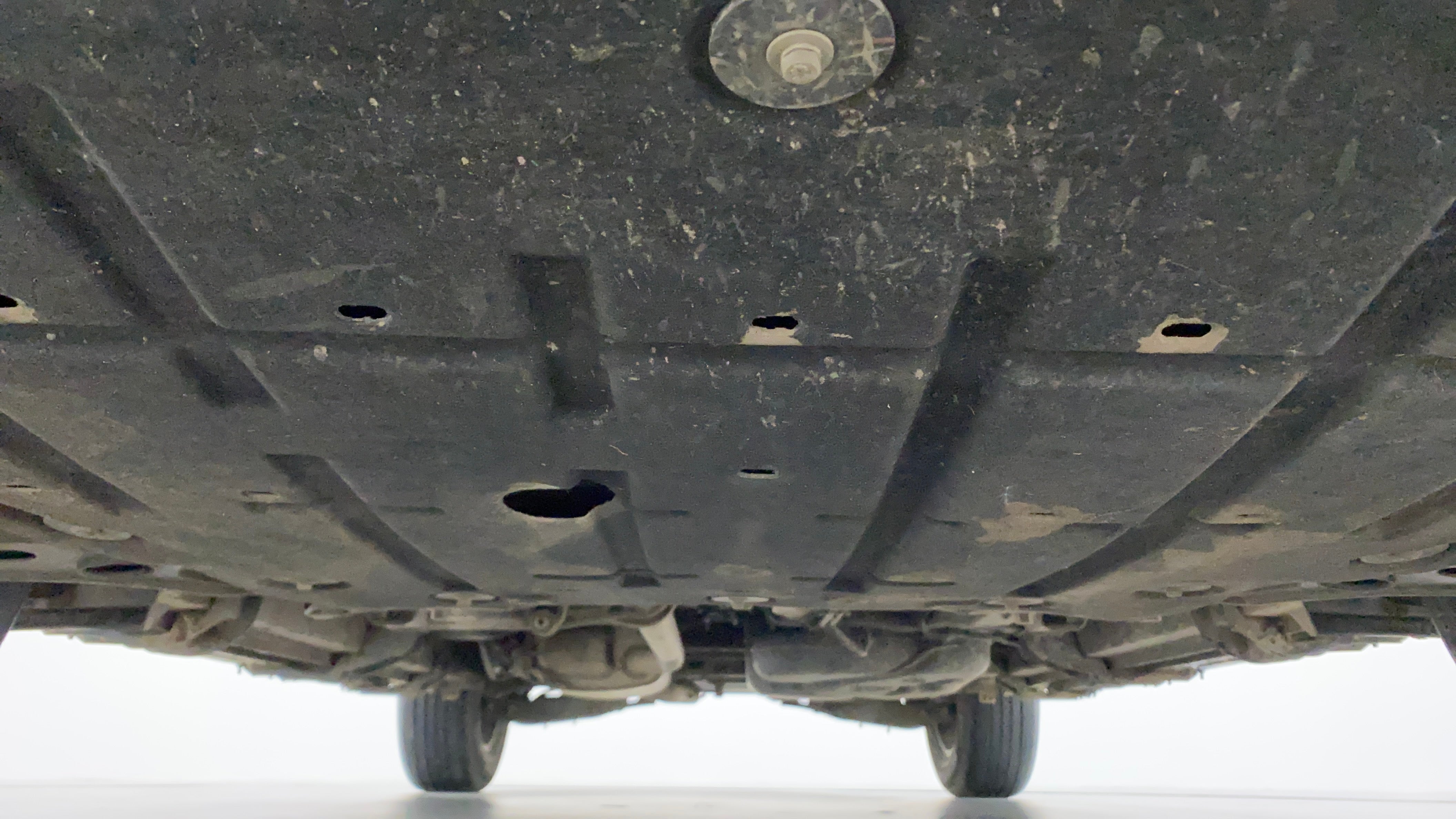 Undercarriage view of a mahindra xuv700