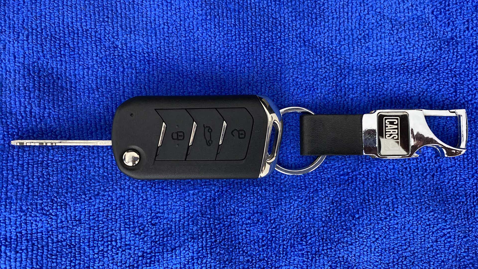Car key fob with keychain for a Mahindra XUV700