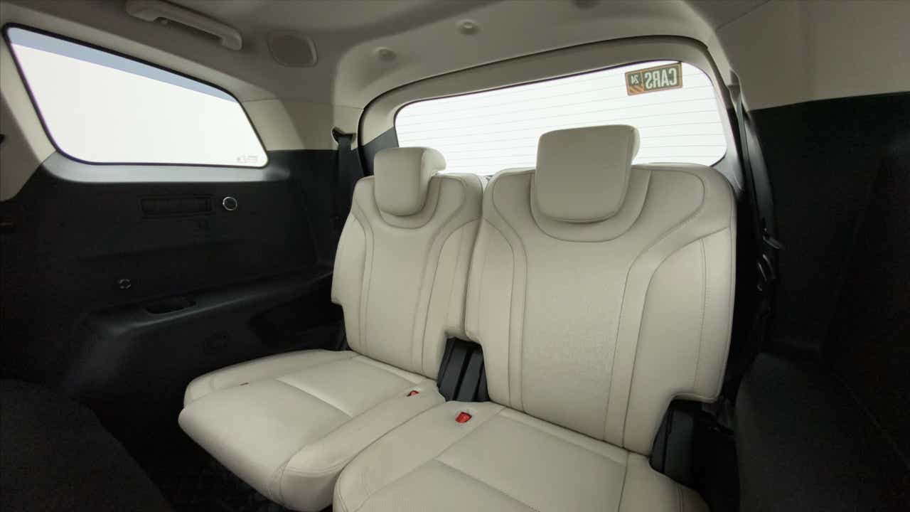 Rear seats view of a Mahindra XUV700
