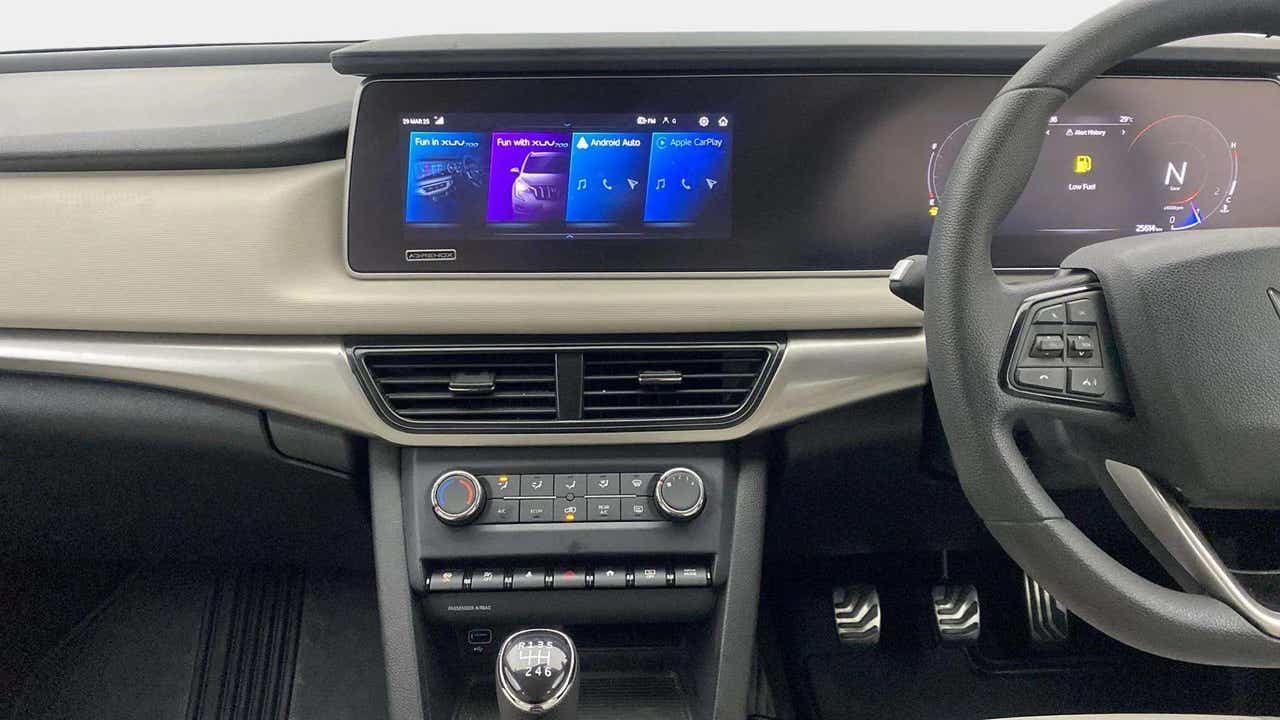 Dashboard and central infotainment of a Mahindra XUV700