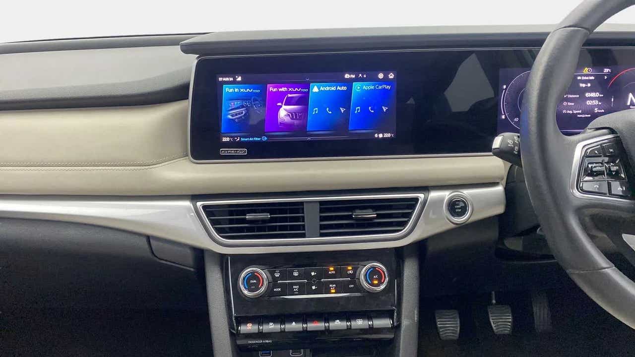 Dashboard and infotainment display of a Mahindra XUV700