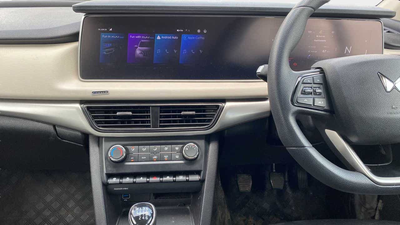 Dashboard and steering interior of a Mahindra XUV700