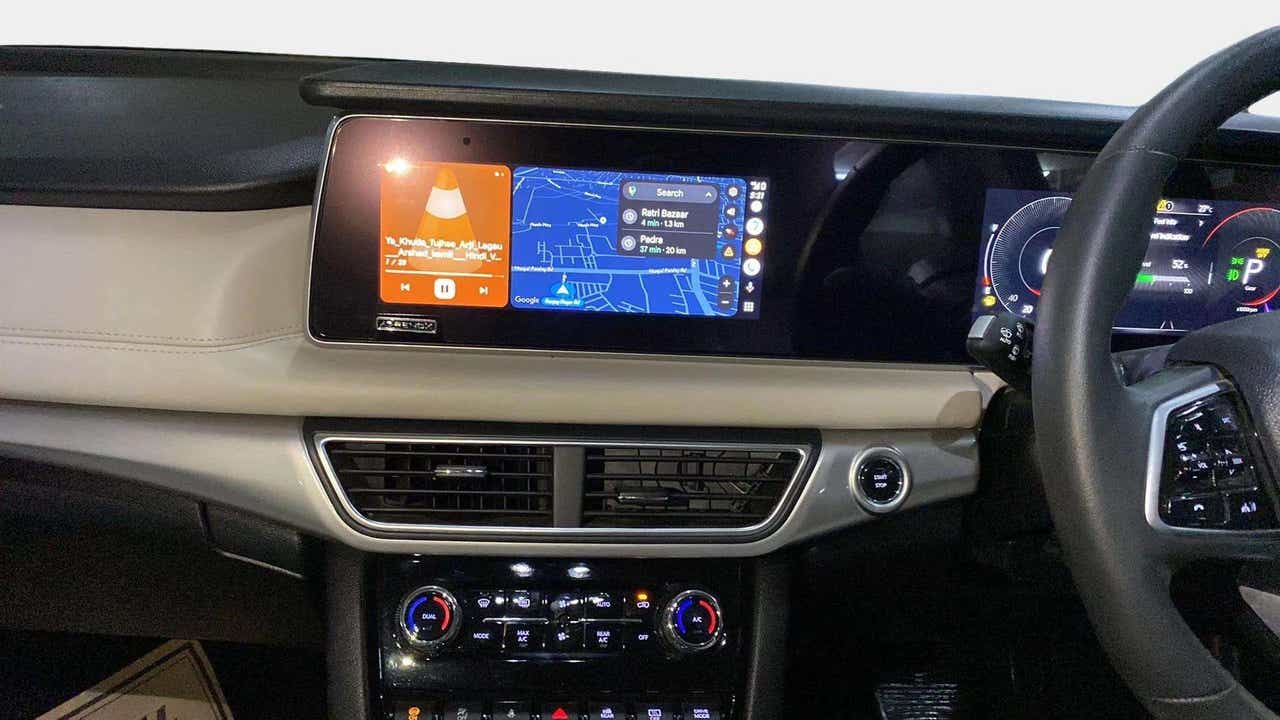 Interior dashboard of a Mahindra XUV700