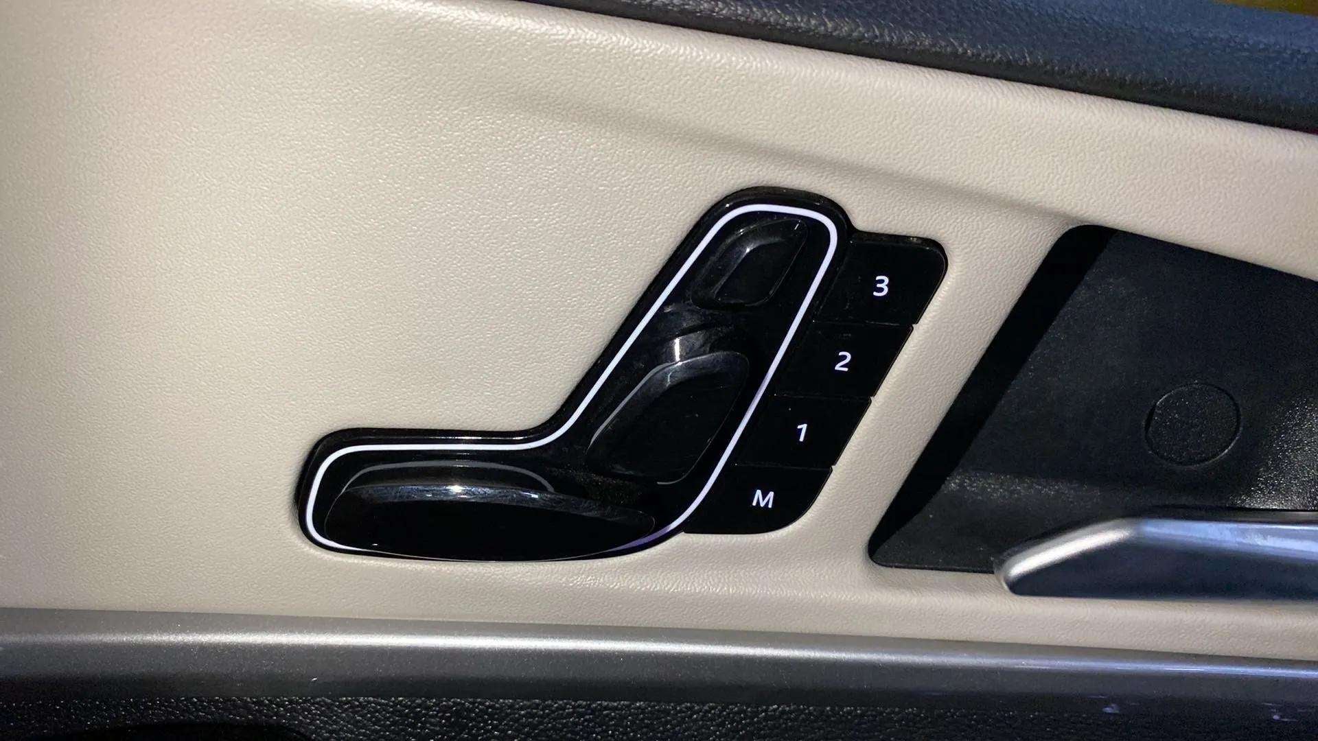 Seat memory controls of a Mahindra XUV700