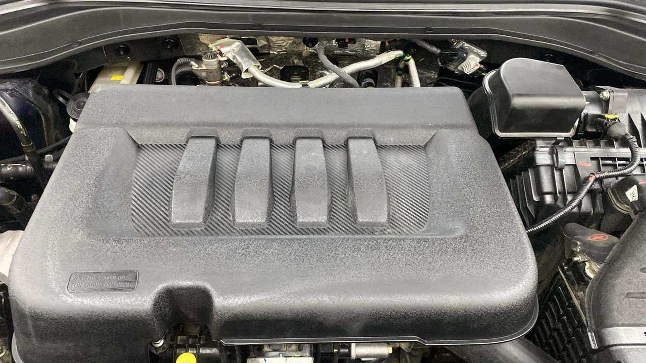 Engine bay view of a Mahindra XUV700