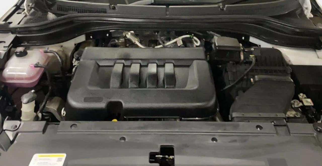 Engine bay of a Mahindra XUV700