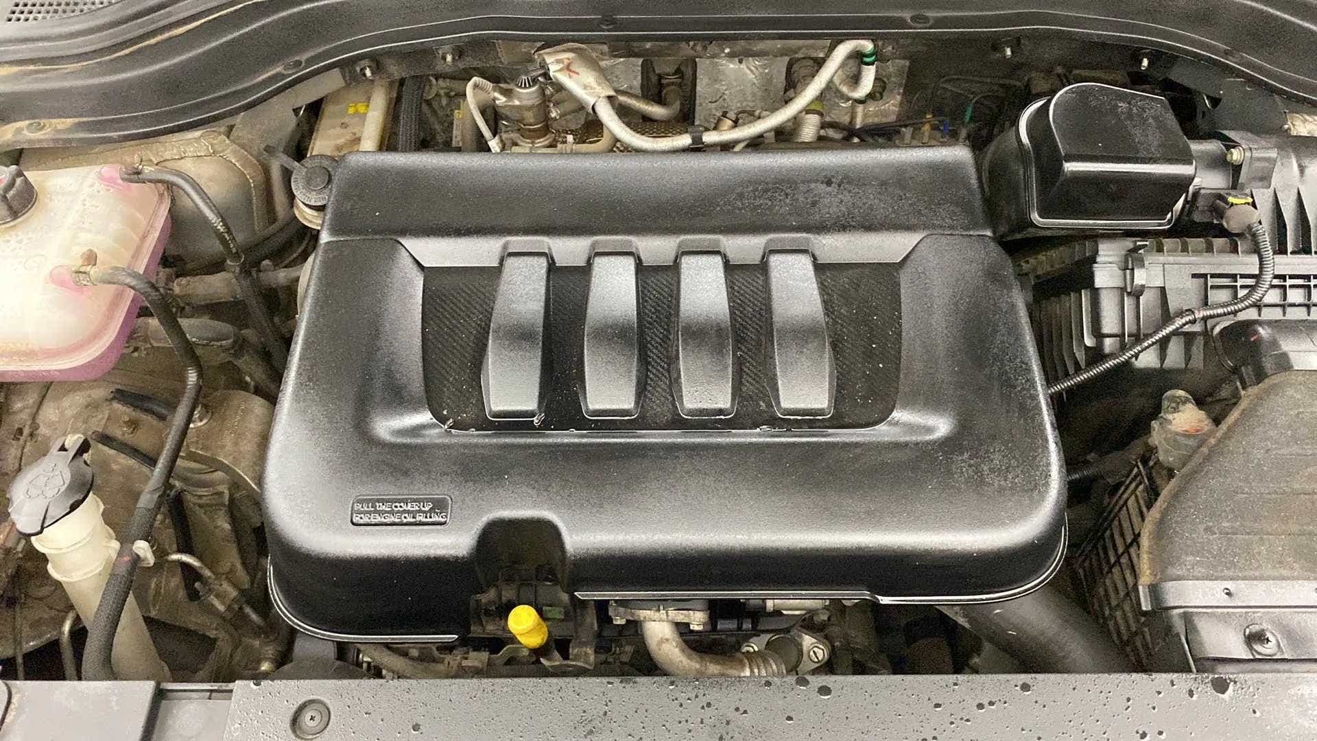 Engine bay of a Mahindra XUV700