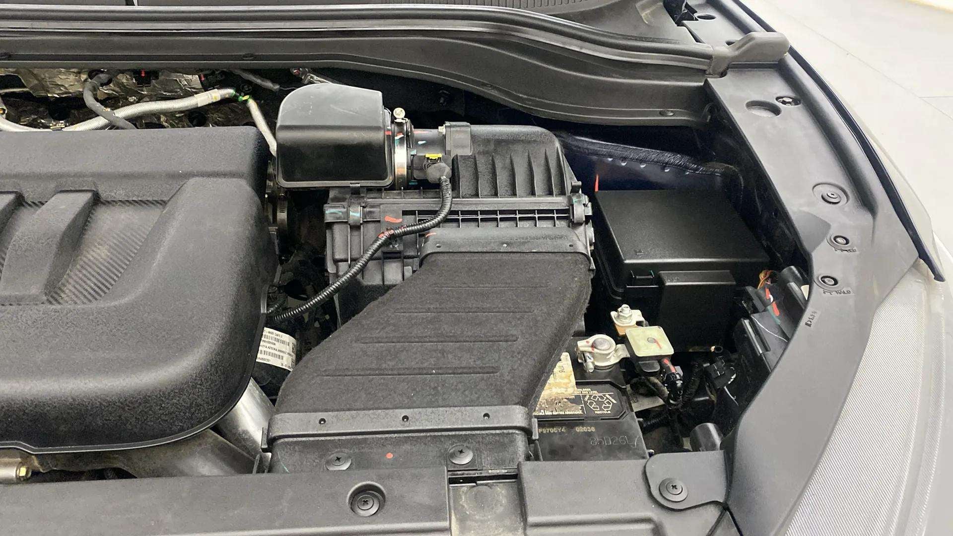 Engine bay of a Mahindra XUV700