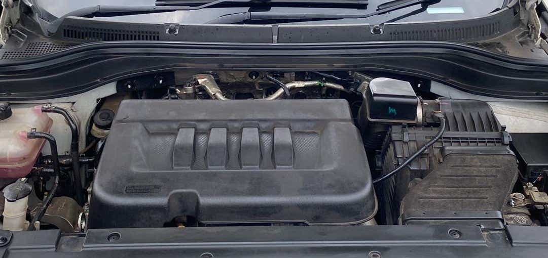 Engine bay view of a Mahindra XUV700