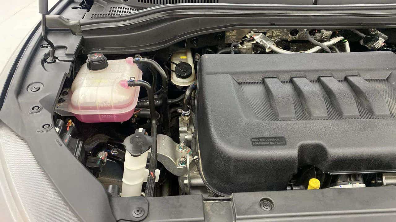 Engine bay of a Mahindra XUV700