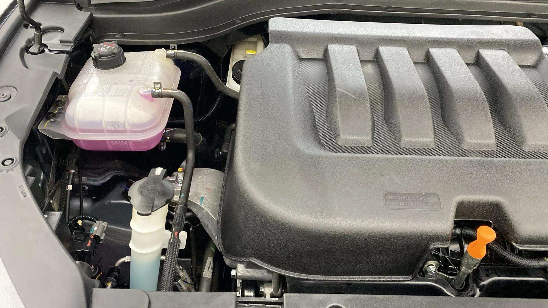 Engine bay of a Mahindra XUV700