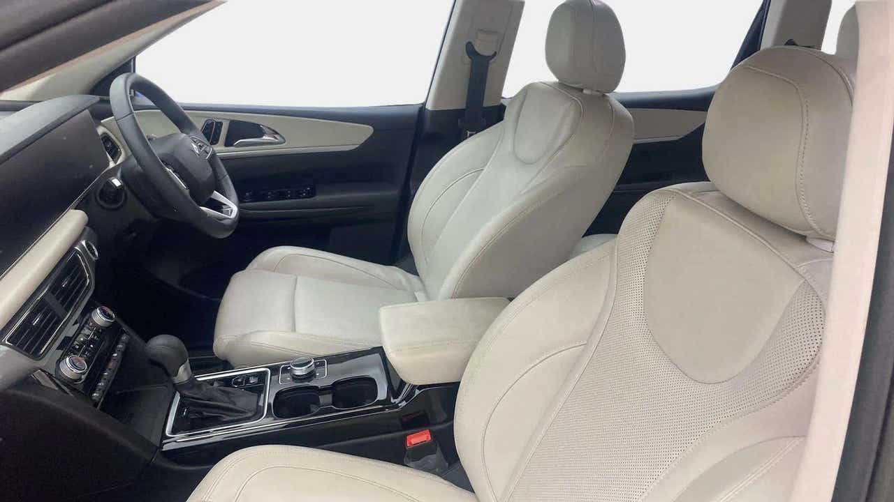 Front interior seats and dashboard of a Mahindra XUV700