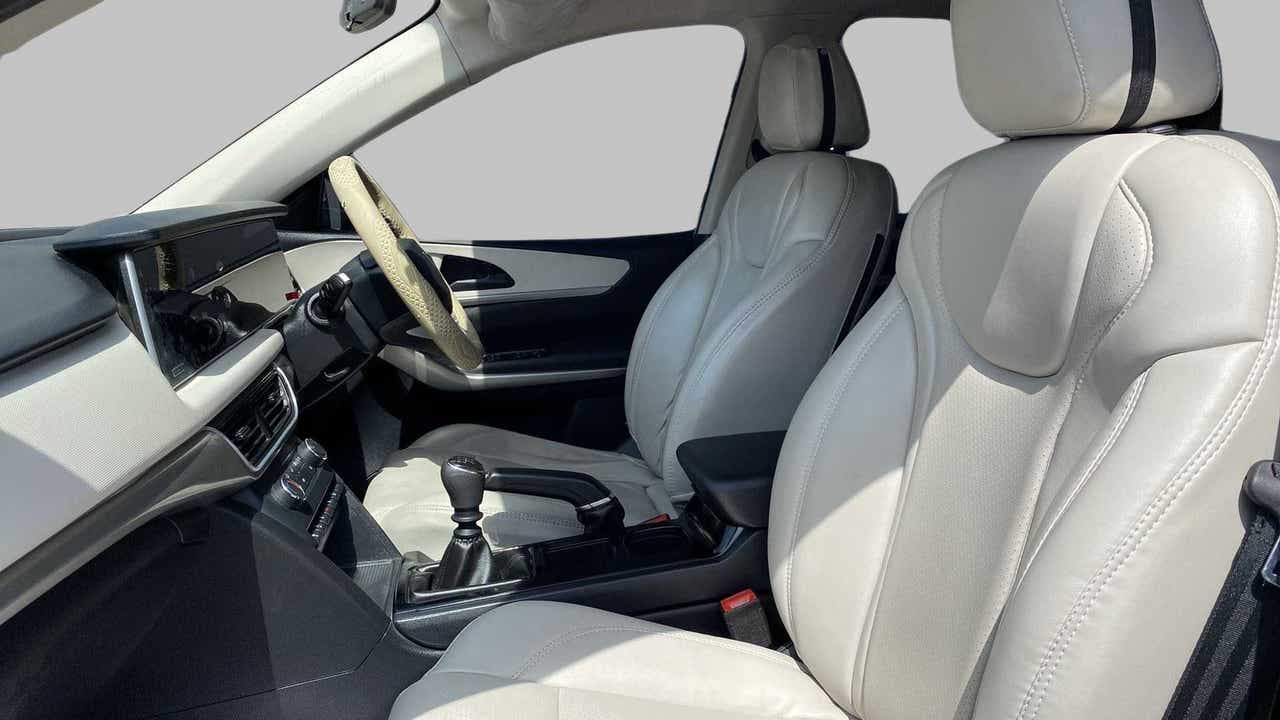 Front interior seats and dashboard of a Mahindra XUV700