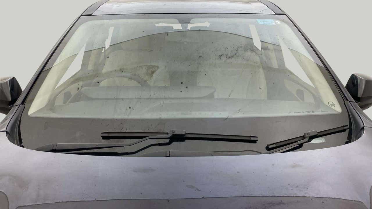 Front windshield and wipers of a Mahindra XUV700