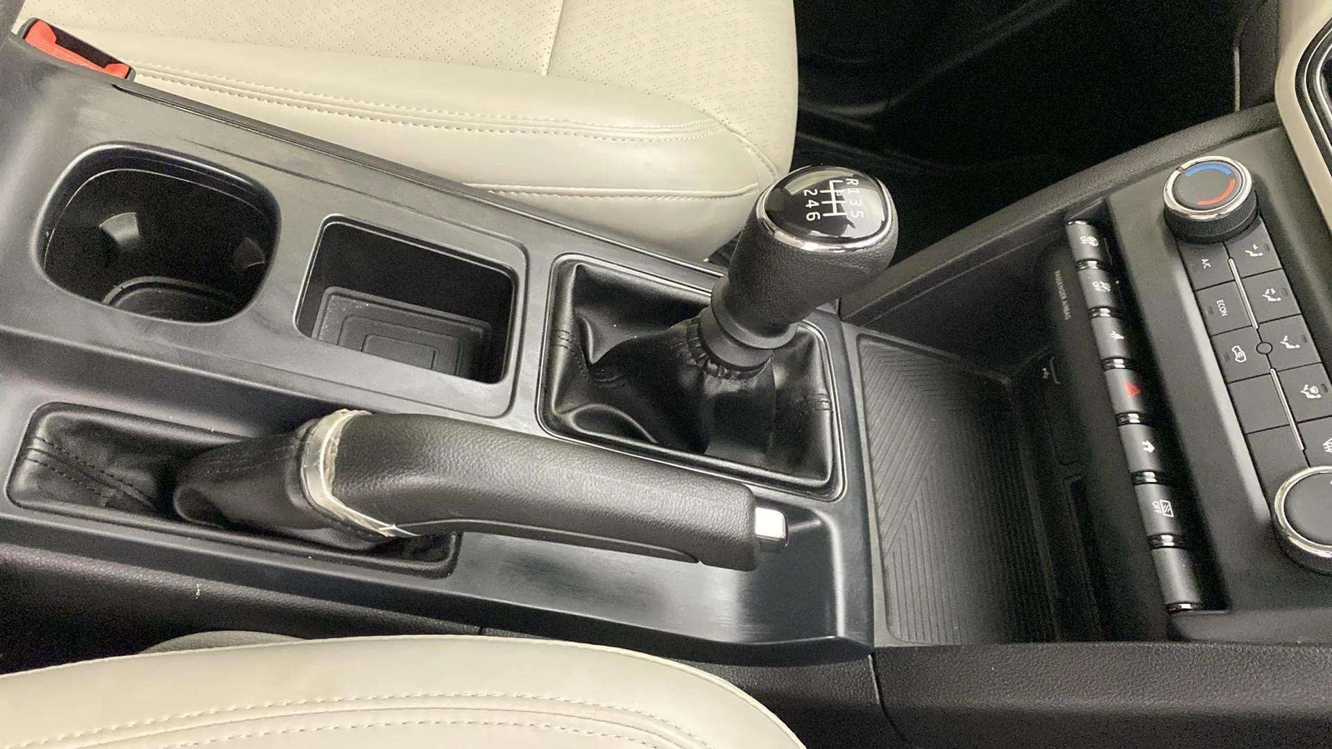 Center console and gear shift of a Mahindra XUV700