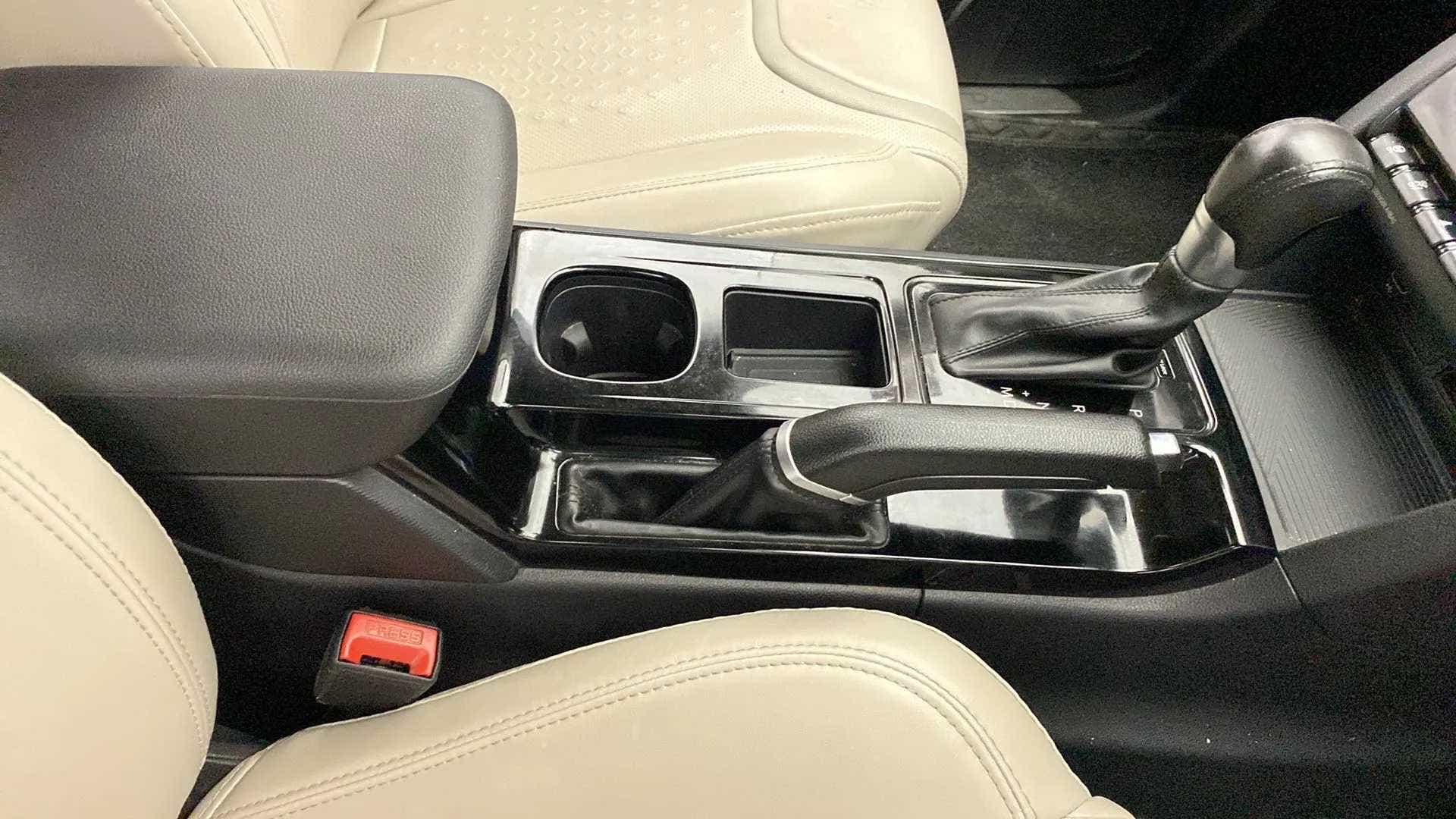 Center console and gear shift of a Mahindra XUV700