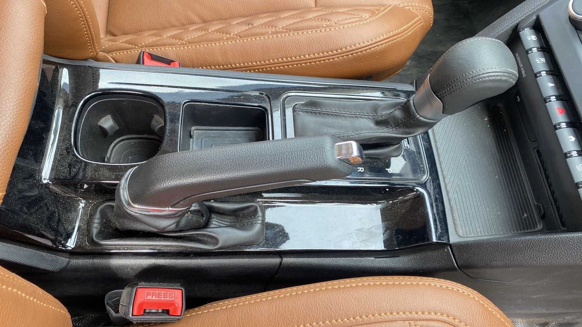 Center console of a Mahindra XUV700