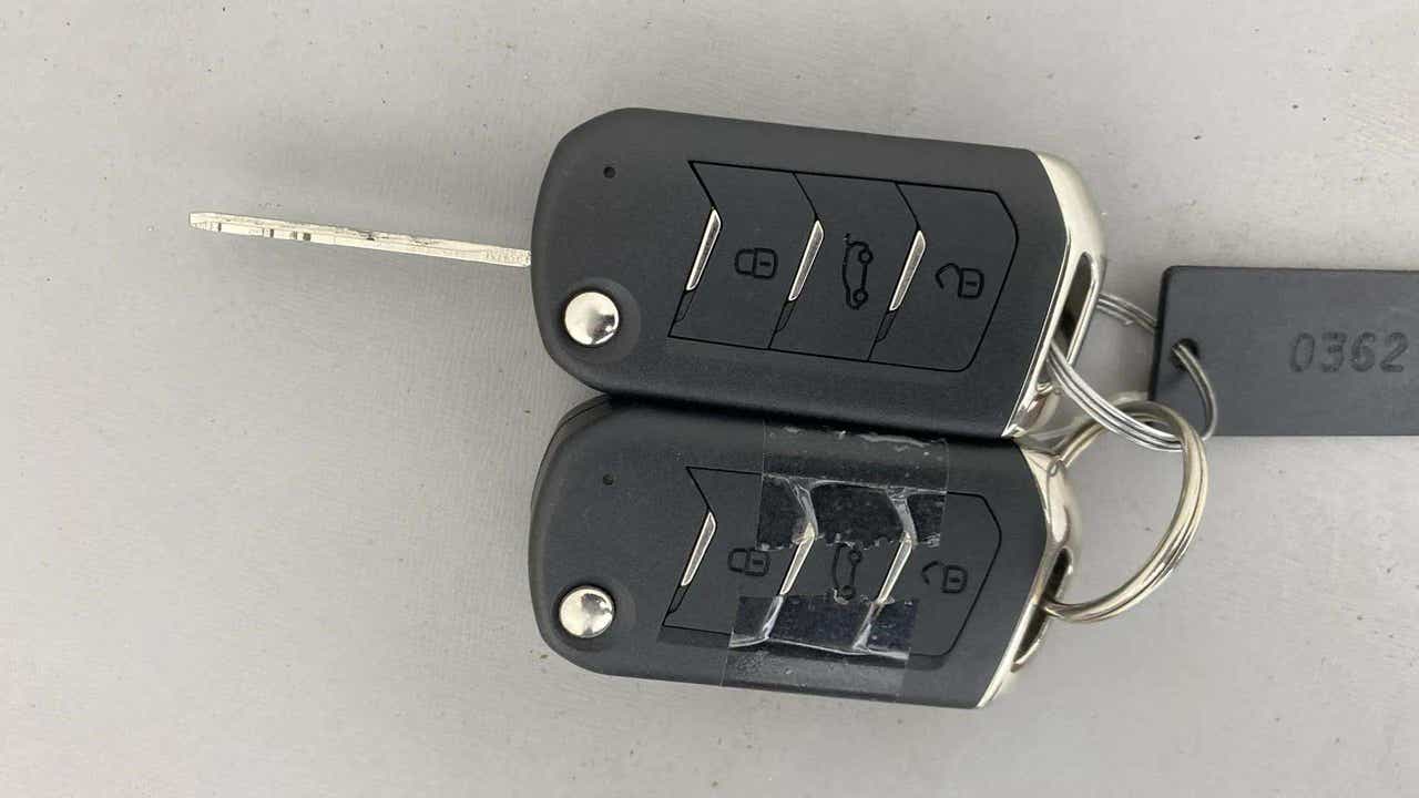 Key fobs of a Mahindra XUV700