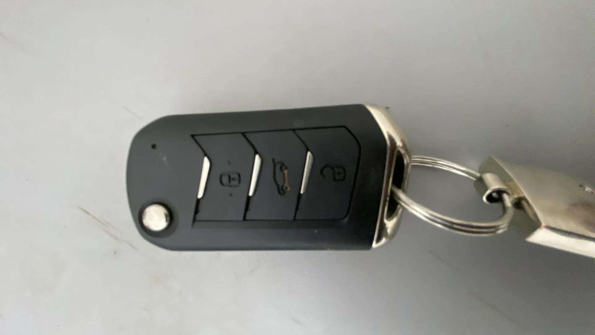 Car key fob of a Mahindra XUV700