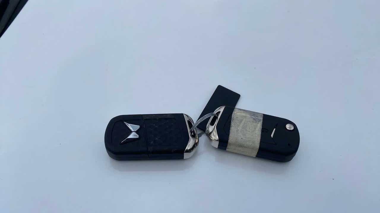 Key fob of a Mahindra XUV700