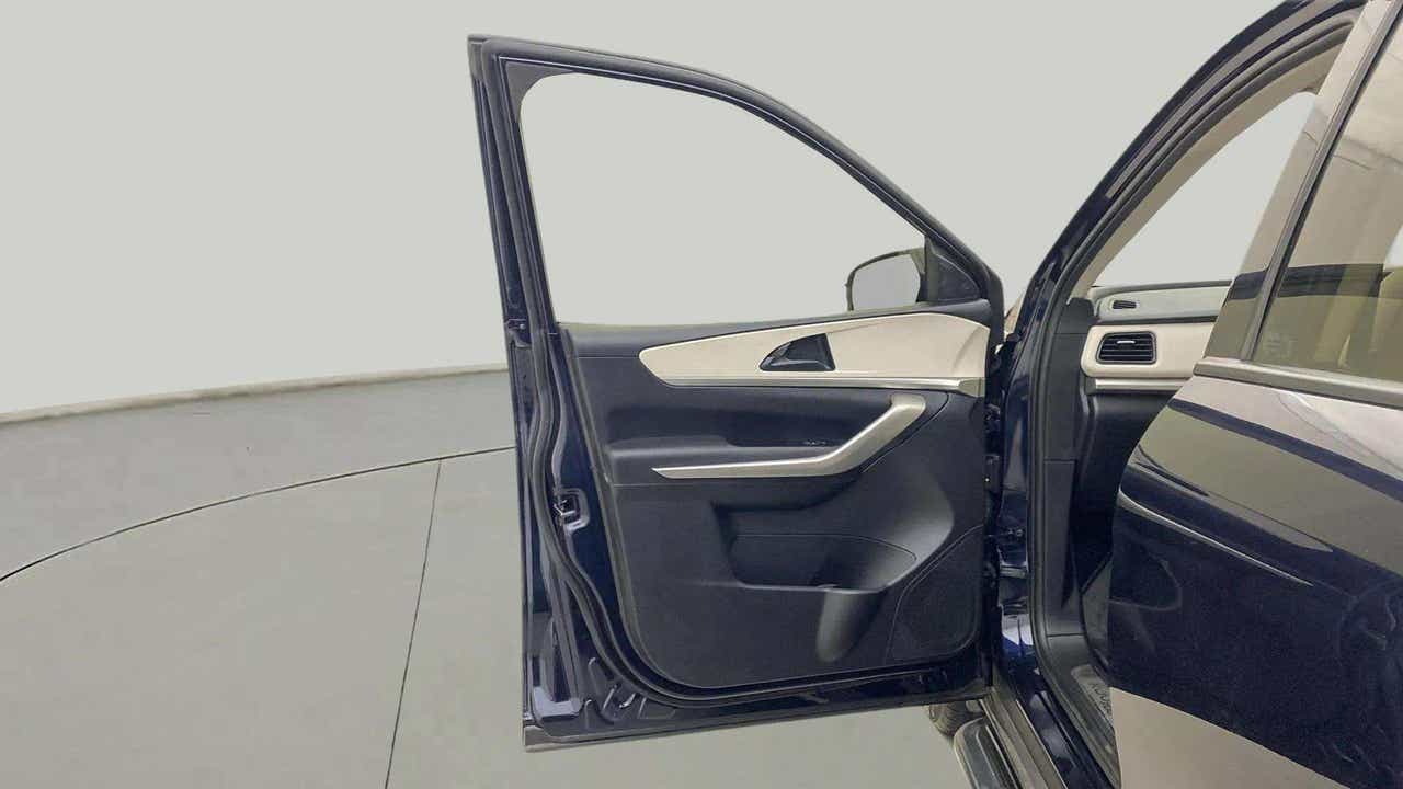 Front left door interior of a Mahindra XUV700