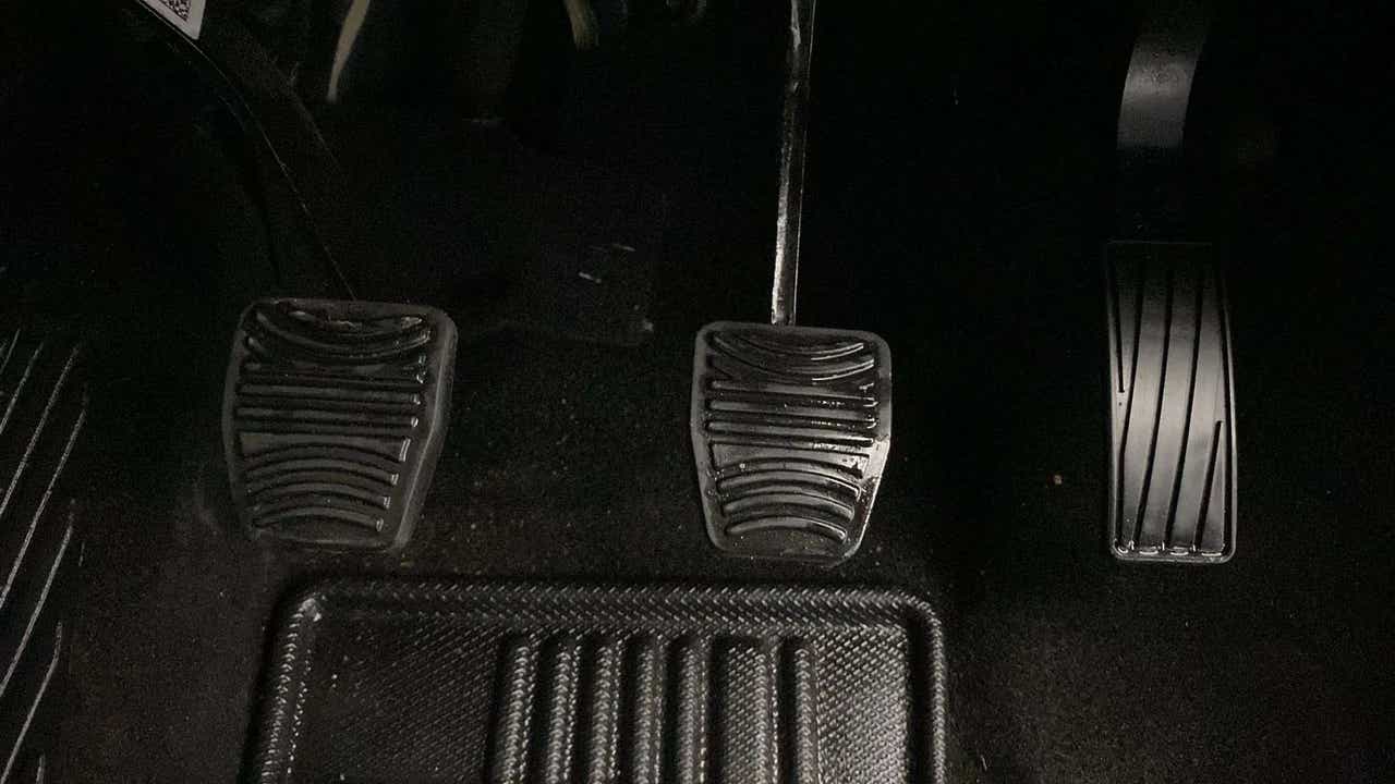 Pedal setup of a Mahindra XUV700