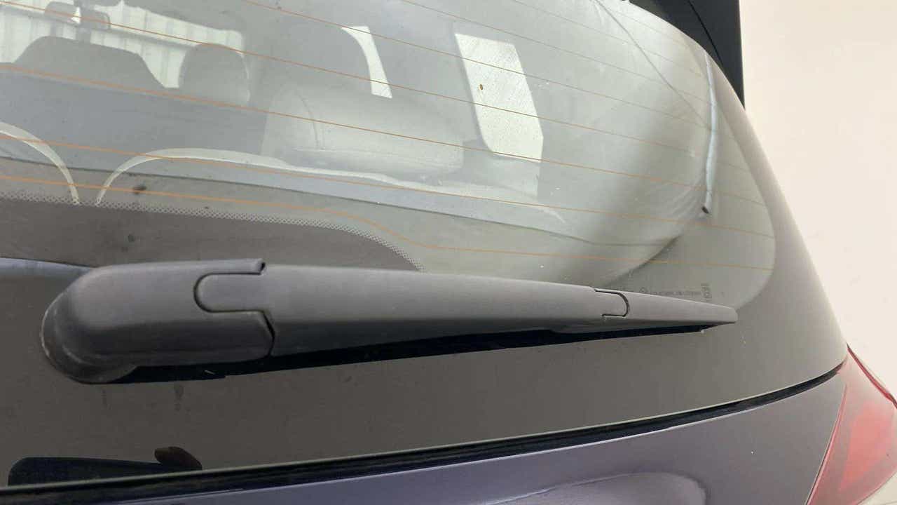 Rear windshield wiper of a Mahindra XUV700