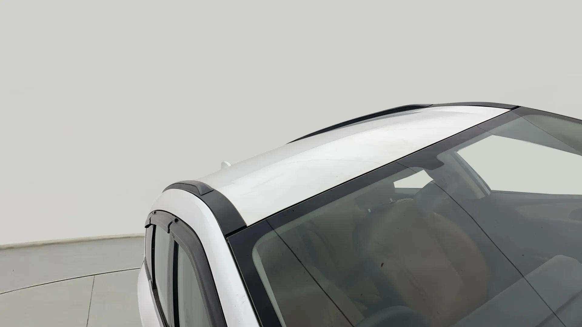 Roof and front windscreen view of a Mahindra XUV700