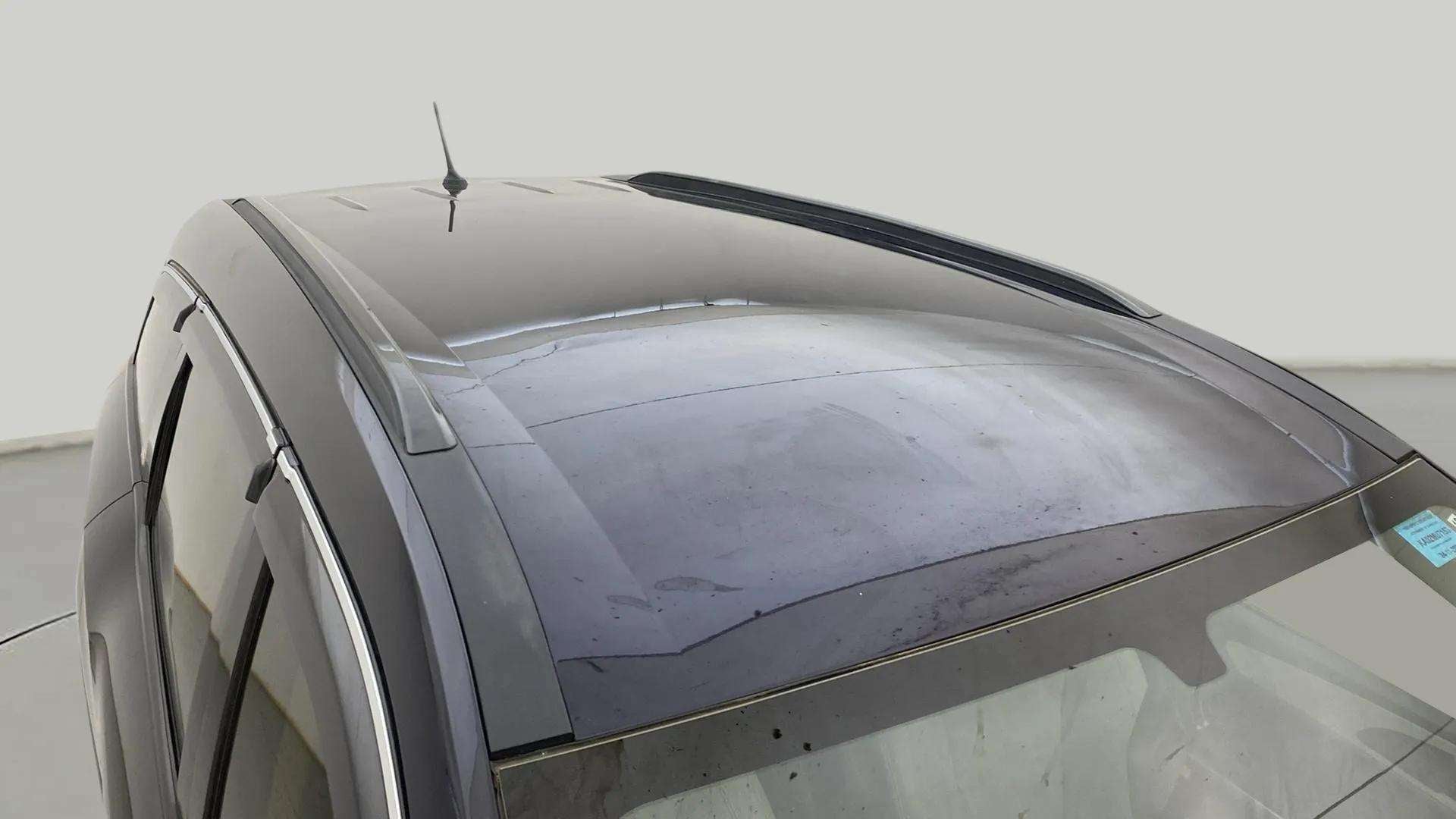 Sunroof and roof rails view of a Mahindra XUV700