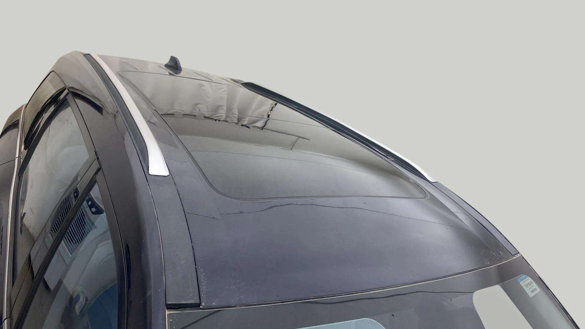 Sunroof and roof rails view of a Mahindra XUV700