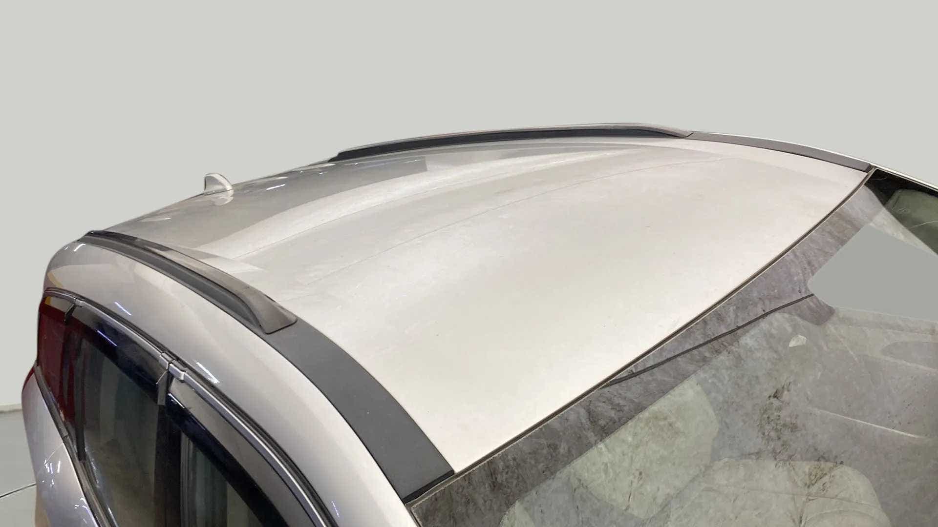 Roof view of a Mahindra XUV700