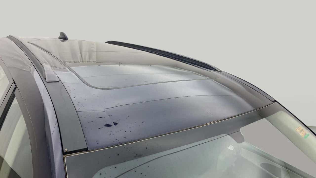 Sunroof close-up of a Mahindra XUV700