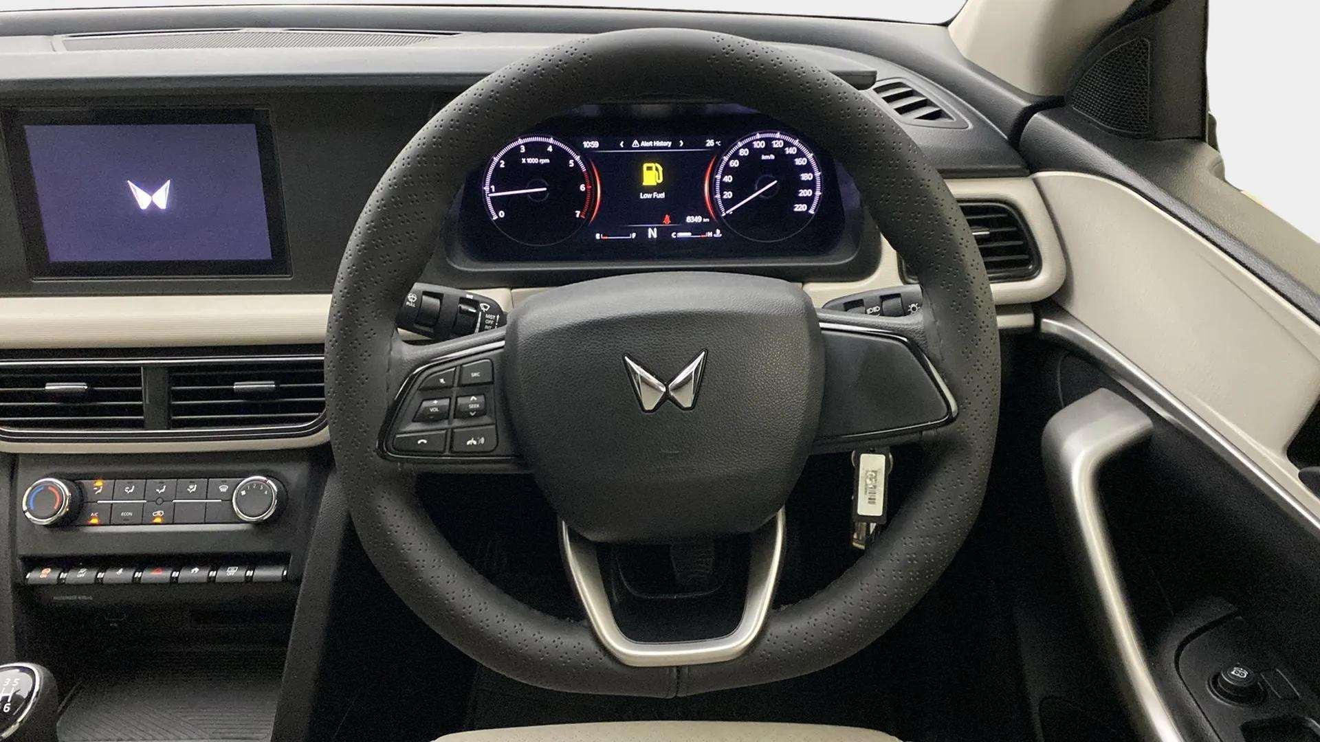 Dashboard and steering wheel of a Mahindra XUV700